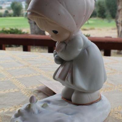 Lot #85: Vintage Enesco 1987 PRECIOUS MOMENTSâ„¢ Character w/ Original Card