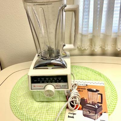 #121    VINTAGE RIVAL BLENDER 