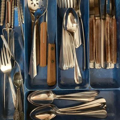 #166   KITCHEN UTENSIL LOT 