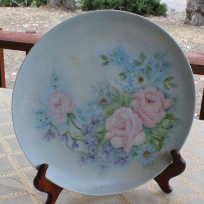 Lot #119: Assortment of (4) Vintage Flower Themed Plates