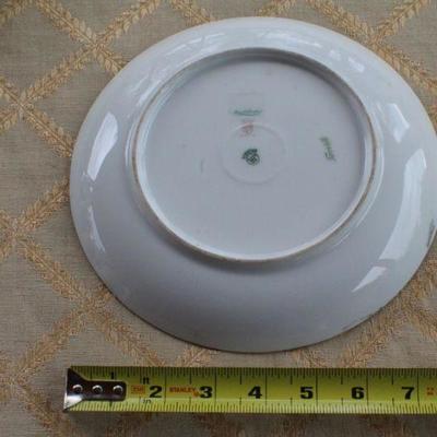 Lot #119: Assortment of (4) Vintage Flower Themed Plates