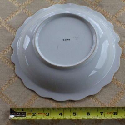 Lot #119: Assortment of (4) Vintage Flower Themed Plates