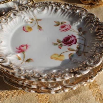 Lot #131: Set of (4) Vintage LIMOGESâ„¢ France Dessert Plates w/ (2) Porcelain Unmarked Gold Plated Cherubs