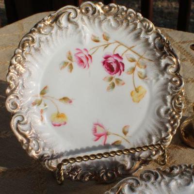 Lot #131: Set of (4) Vintage LIMOGESâ„¢ France Dessert Plates w/ (2) Porcelain Unmarked Gold Plated Cherubs