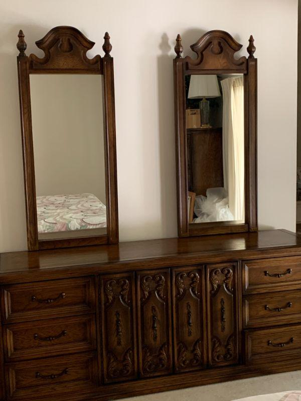 173 VINTAGE 70s MEDITERRANEAN STYLE CONSOLE DRESSER W DOUBLE MIRRORS EstateSales