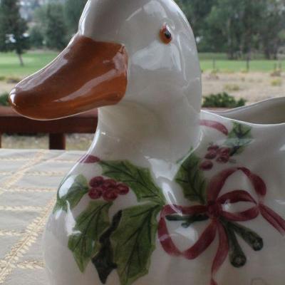 Lot #172: Vintage Hand Painted N.S. GUSTIN CO.â„¢ Decorative Porcelain Duck  