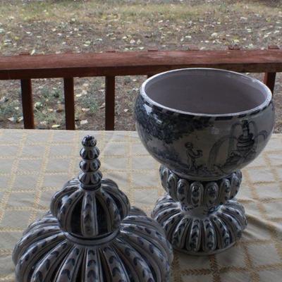 Lot #175: Vintage Tall Made in Italy Fountain Scene Vessel w/ Lid 