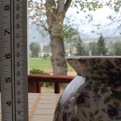 Lot #186: Vintage FORMALITIES by Baum Bros Flower Vase