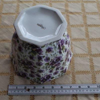 Lot #186: Vintage FORMALITIES by Baum Bros Flower Vase