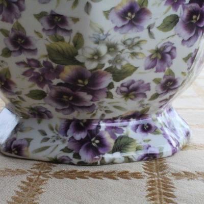 Lot #186: Vintage FORMALITIES by Baum Bros Flower Vase