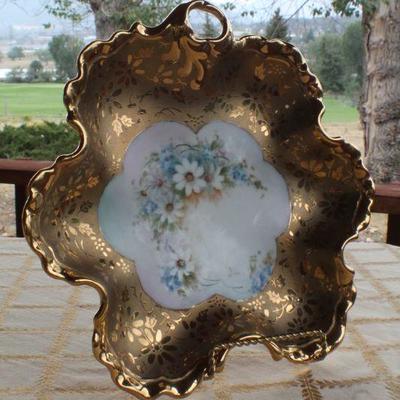 Lot #191: Gold Accent SIGNED Antique Floral Decorative Plate 