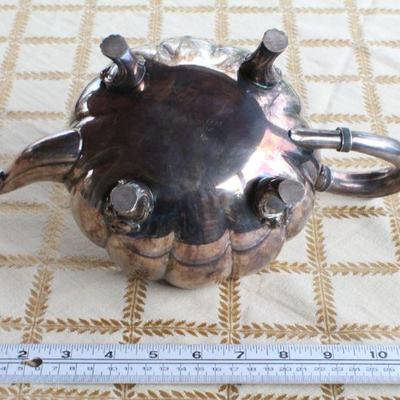 Lot #204: Vintage Heavy Silver Plated HEIRLOOMâ„¢ Melon Theme Teapot w/ Lid
