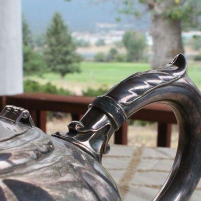 Lot #204: Vintage Heavy Silver Plated HEIRLOOMâ„¢ Melon Theme Teapot w/ Lid