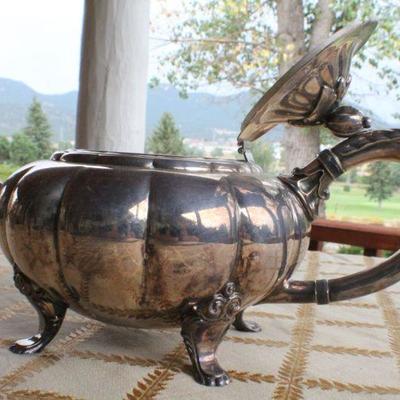 Lot #204: Vintage Heavy Silver Plated HEIRLOOMâ„¢ Melon Theme Teapot w/ Lid