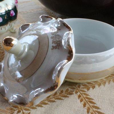 Lot #211: Group of (4) Assorted Vintage Small Decorative Dishes + Large Bowl