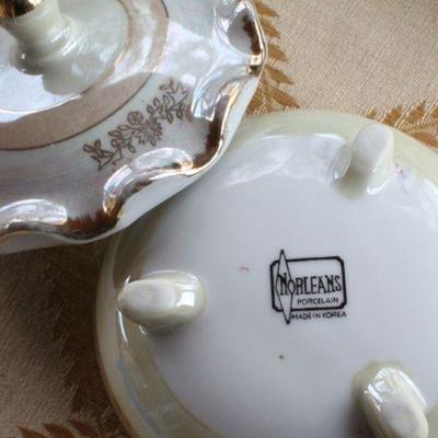 Lot #211: Group of (4) Assorted Vintage Small Decorative Dishes + Large Bowl
