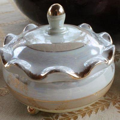 Lot #211: Group of (4) Assorted Vintage Small Decorative Dishes + Large Bowl