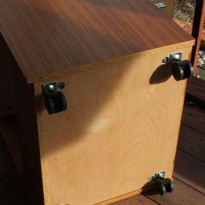 Lot #222: Vintage Mid Century Modern Open Face Sliding Middle Shelf Display/Storage Cabinet 23.5" x 20" x 26.5" 
