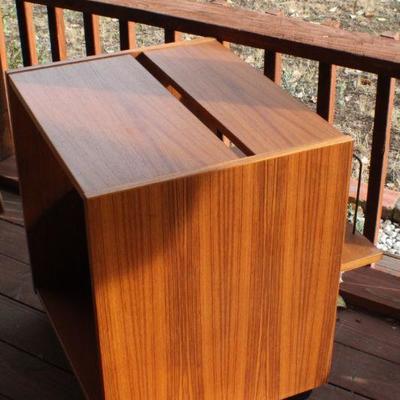 Lot #222: Vintage Mid Century Modern Open Face Sliding Middle Shelf Display/Storage Cabinet 23.5" x 20" x 26.5" 