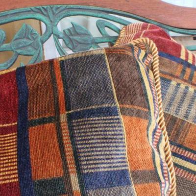 Lot #224: Pair of (2) Throw Pillows by KENNEBUN WEAVERSâ„¢ 19" x 19"