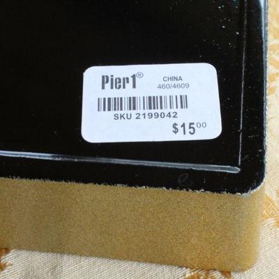 Lot #225: Group of (2) Medium and (1) Large PIER 1â„¢ Trays