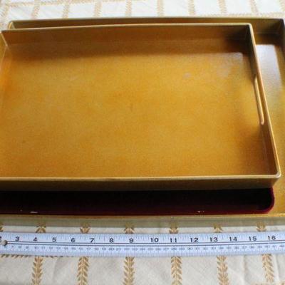 Lot #225: Group of (2) Medium and (1) Large PIER 1â„¢ Trays