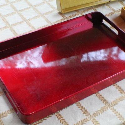 Lot #225: Group of (2) Medium and (1) Large PIER 1â„¢ Trays