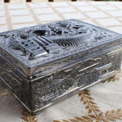 Lot #236: Vintage Made in Japan Metal Shell Trinket/Jewelry Box