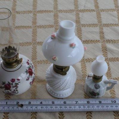 Lot #239: Group of Vintage Small Oil Glass Shade Decorative Lamps #1