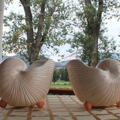 Lot #243: Pair of (2) Vintage Large Hand Painted Shells by CARDINAL INC.â„¢