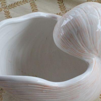 Lot #243: Pair of (2) Vintage Large Hand Painted Shells by CARDINAL INC.â„¢