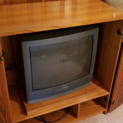 Lot #260: Vintage TV Cabinet (Television not included)