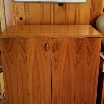 Lot #260: Vintage TV Cabinet (Television not included)