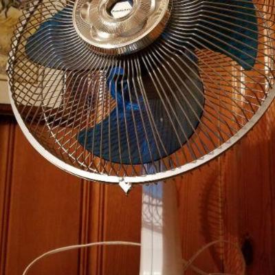Lot #266: Vintage Blue Blade PANASONICâ„¢ Oscillating Fan