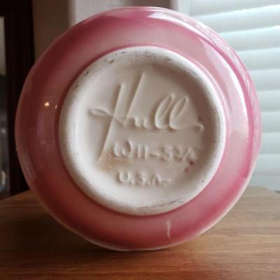 Lot 271: Vintage Hull Pottery Flower Pot