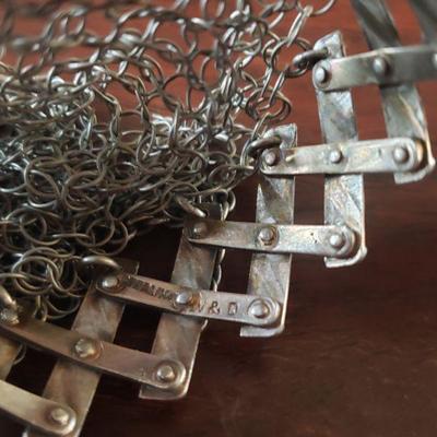Lot 273: Antique Sterling Small Gate Top Expandable Purse Marked W. & D.