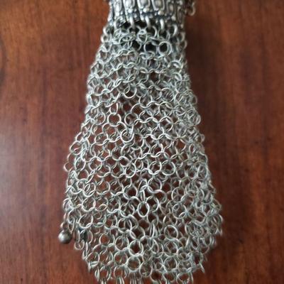 Lot 273: Antique Sterling Small Gate Top Expandable Purse Marked W. & D.