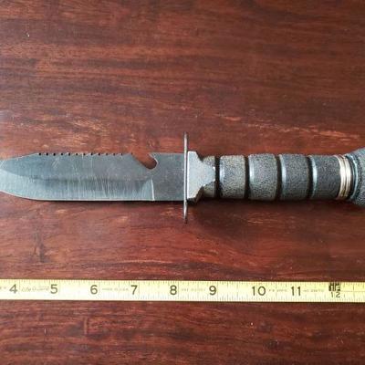 Lot 277: Vintage Hunting Knife