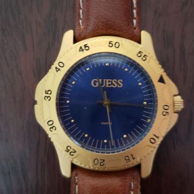 Lot 281: Watch Lot (Oscar de la Renta & Guess)
