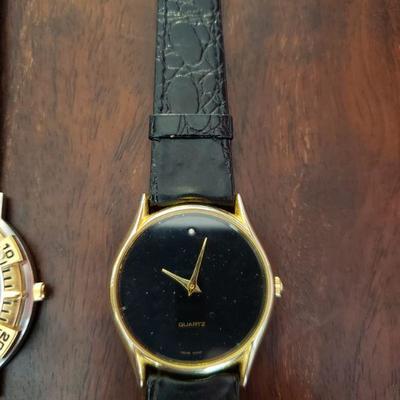 Lot 281: Watch Lot (Oscar de la Renta & Guess)