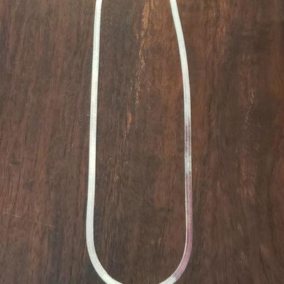 Lot 283: 18" Sterling Herringbone Necklace (Italy)