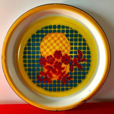 Nigerian Head Carrying Enamel Tray (Yellow)