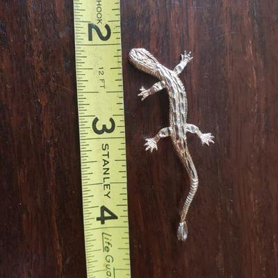 Lot 297: 14k Yellow Gold Gecko 