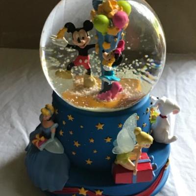 Lot #169 Hallmark Disney Musical Birthday Water Globe