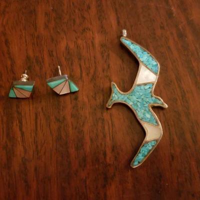 Lot 305: Vintage Native American Inlay Bird Pendant and Earrings 