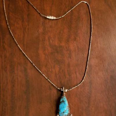 Lot 308: Navajo 15" Turquois Necklace 