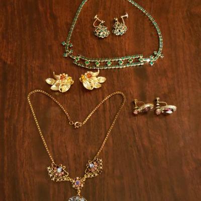 Lot 312: Rhinestone Jewelry Lot