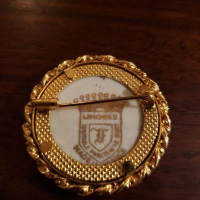 Lot 320: Antique Limoges Brooch