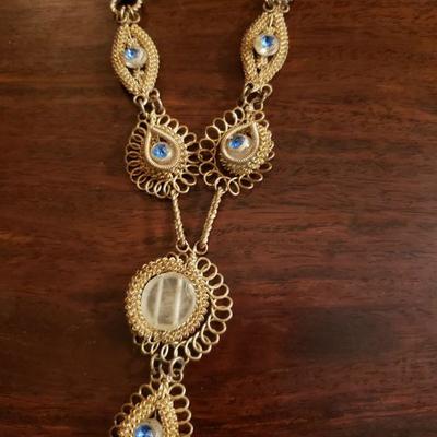 Lot 326: Vintage Necklace and Pendant Lot
