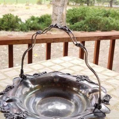 Lot #342: Vintage Silver Plated Serving Dish w/ Handle